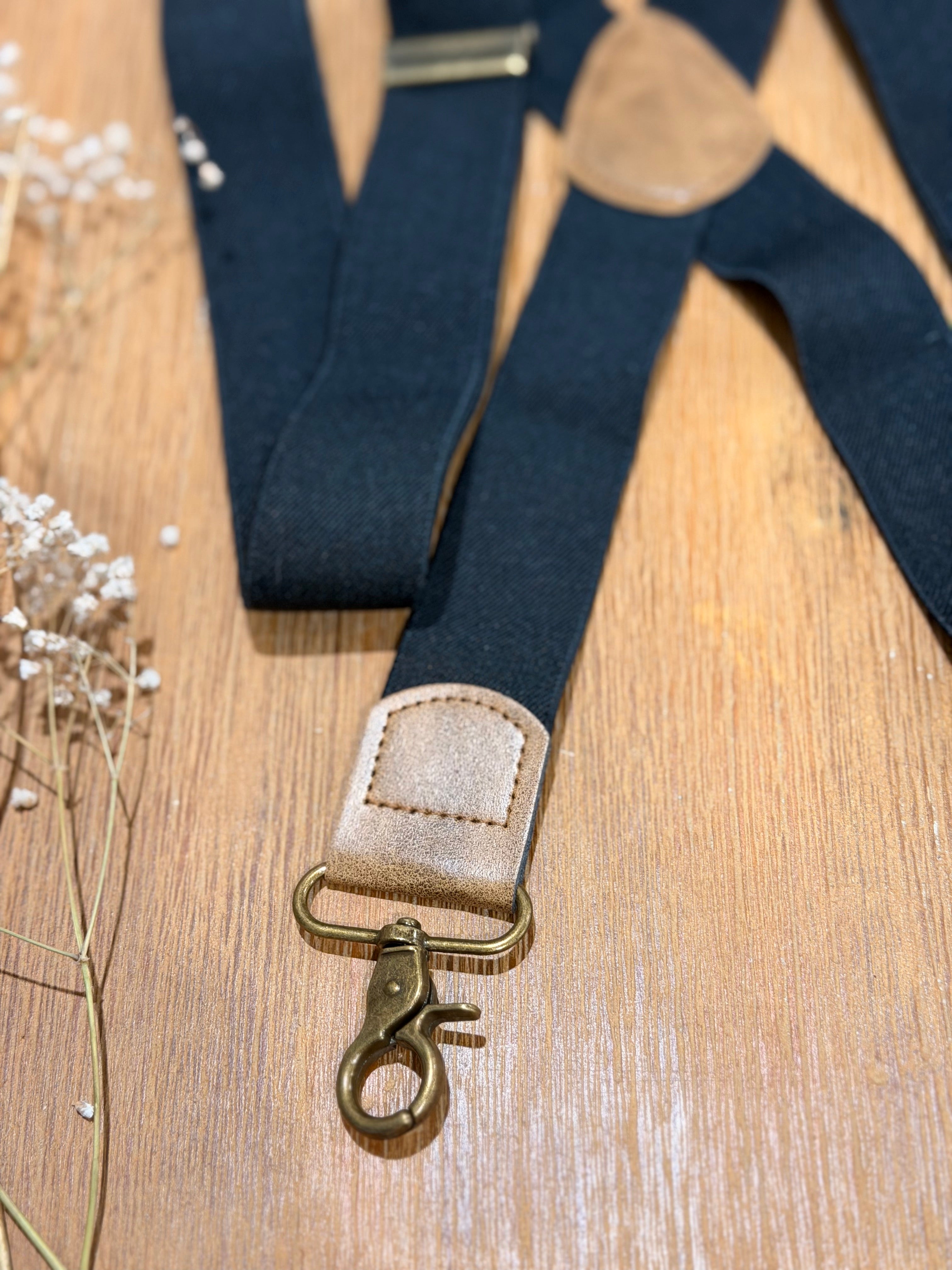 Vintage Clasp Brass-look Suspenders - Black